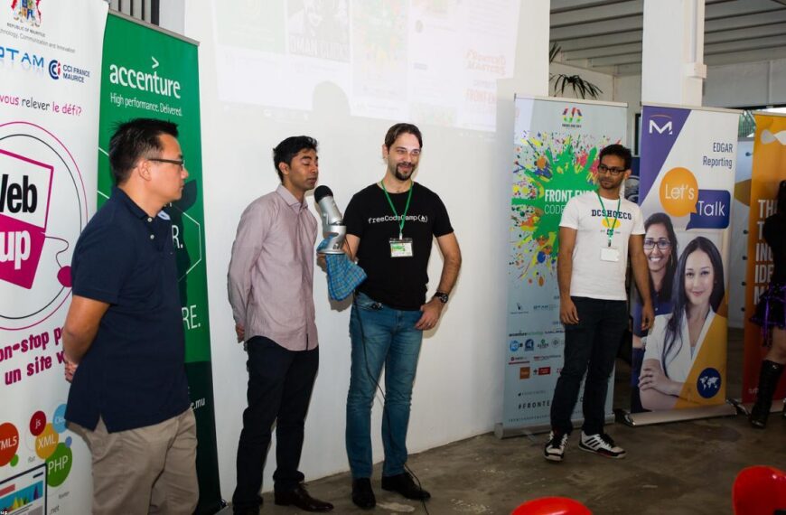 Software engineering workflow photo